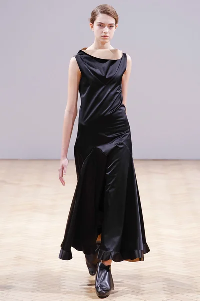 Look 18